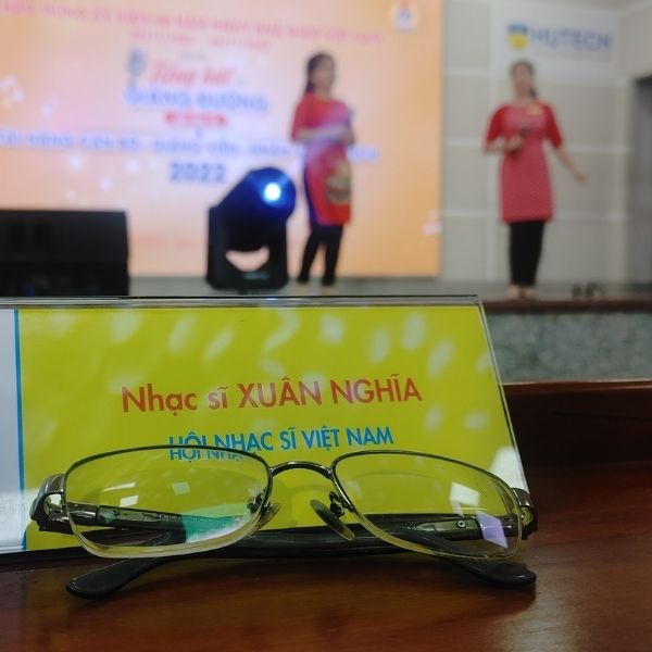 Bảng tên giám khảo nhạc sĩ Xuân Nghĩa